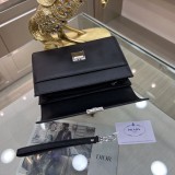 売上総額１位！ プラダ メンズ クラッチバッグ 偽物