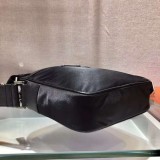 日本未入荷 プラダ メンズ ショルダーバッグ スーパーコピー2VH112