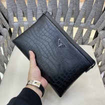 人気No1 プラダ メンズ クラッチバッグ 偽物