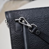 日本未入荷 プラダ メンズ クラッチバッグ 偽物