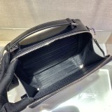 日本未入荷 プラダ メンズ ハンドバッグ 偽物2VH069
