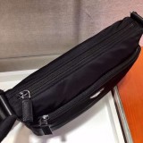 完売必至 ★ プラダ メンズ ショルダーバッグ コピー1BC421