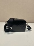 高品質♪♪♪ プラダ メンズ ショルダーバッグ 偽物2VH070