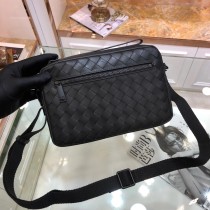 注目度抜群！ボッテガヴェネタ メンズ ショルダーバッグ スーパーコピー