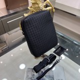 人気高級 ボッテガヴェネタ メンズ ショルダーバッグ コピー
