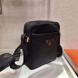 日本未入荷 プラダ メンズ ショルダーバッグ スーパーコピー2VH112