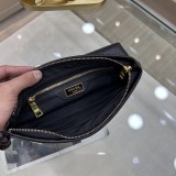 定番人気！ プラダ メンズ クラッチバッグ スーパーコピー