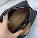 超希少！ プラダ メンズ クラッチバッグ 偽物
