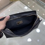 即発送！ プラダ メンズ クラッチバッグ 偽物