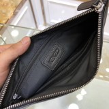 争奪戦 フェンディ メンズ クラッチバッグ 偽物
