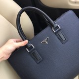 日本未入荷  プラダ メンズ ブリーフケース 偽物