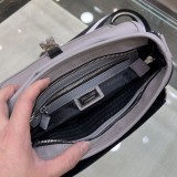 即発送！ プラダ メンズ ショルダーバッグ 偽物