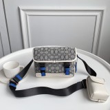 日本未入荷 コーチ メンズ ショルダーバッグ 偽物C8113
