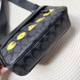 定番人気！ コーチ メンズ ショルダーバッグ スーパーコピー72923