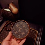 一目惚れ♪ ルイヴィトン 2024新作 小物入れ収納ボックス 新居寝具用品 クルミ材のトレイです