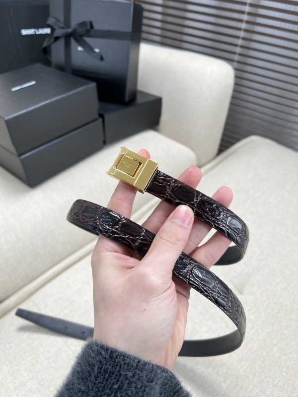 使い勝手良しイヴサンローラン 新作 レディースベルト スーパーコピー 20mm