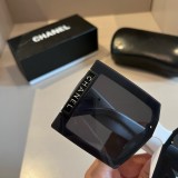 目を惹くカラー 2024 シャネル 新作 サングラス 偽物