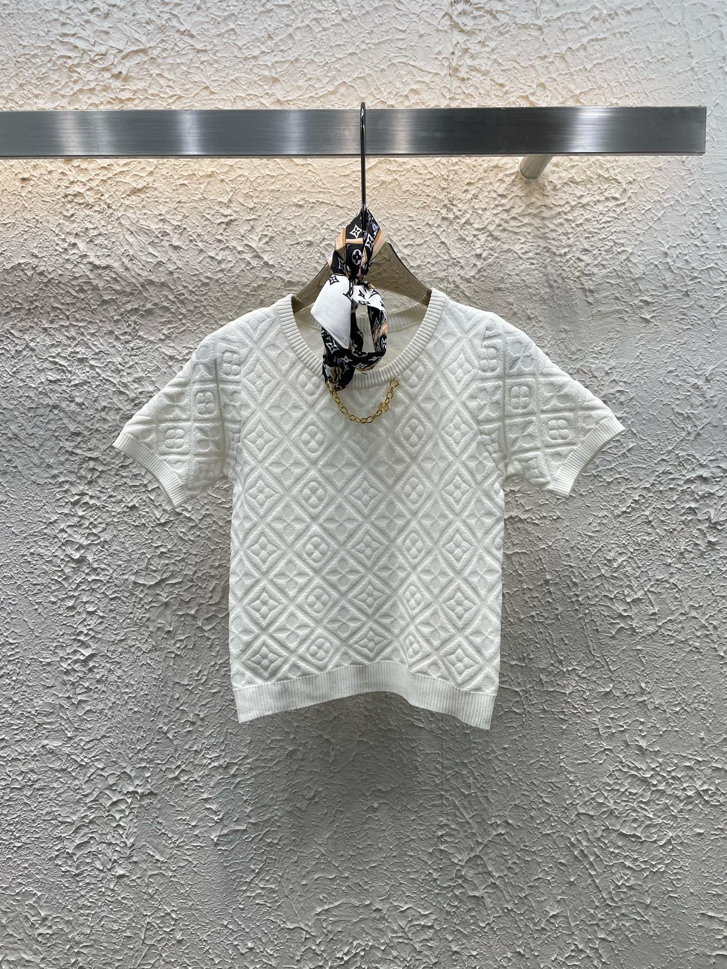おすすめ 2025 ルイヴィトン 新作 半袖Tシャツ スーパーコピー 4色
