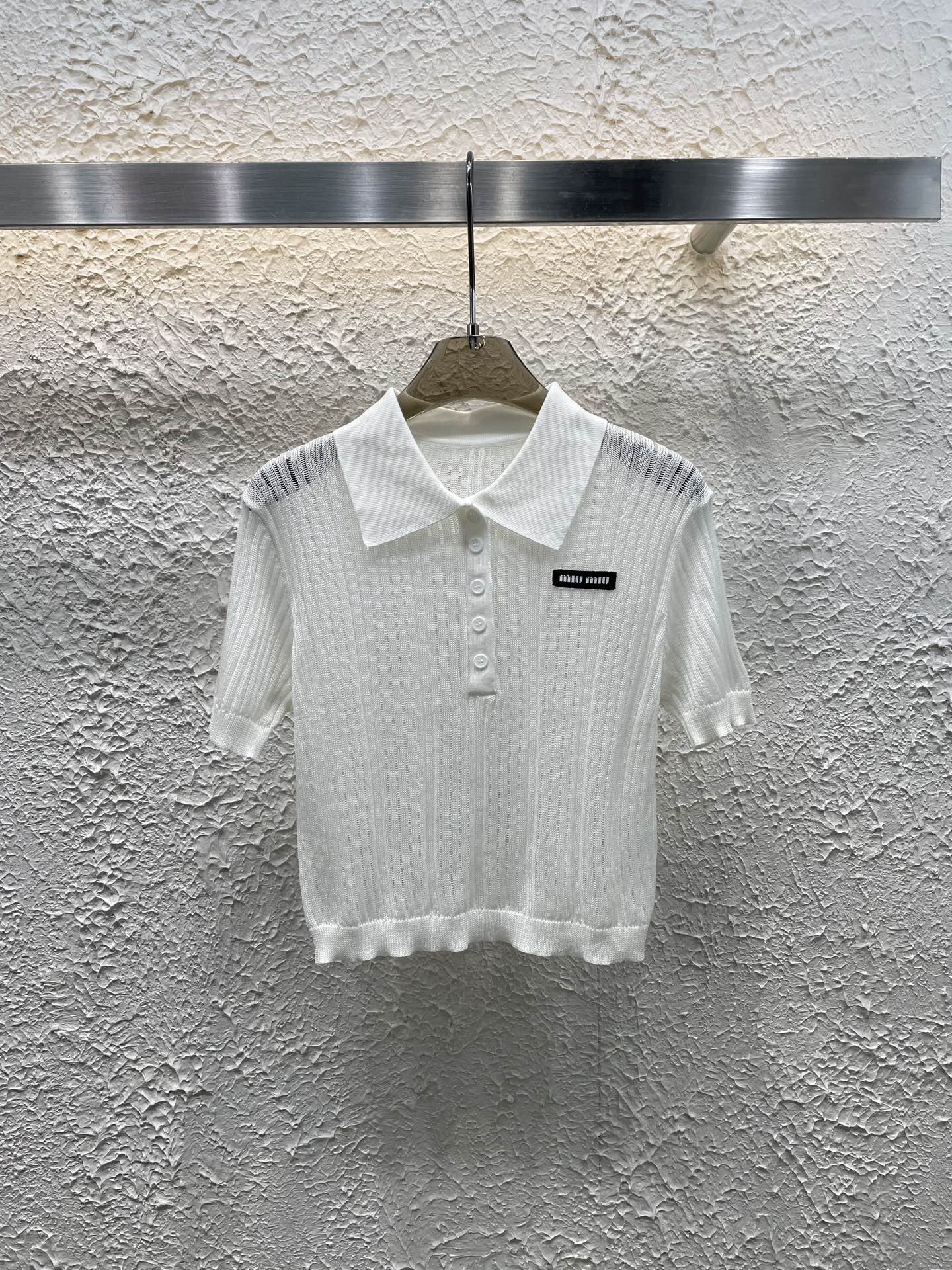 累積売上総額第１位！2025 ミュウミュウ 新作 半袖Tシャツ スーパーコピー 3色