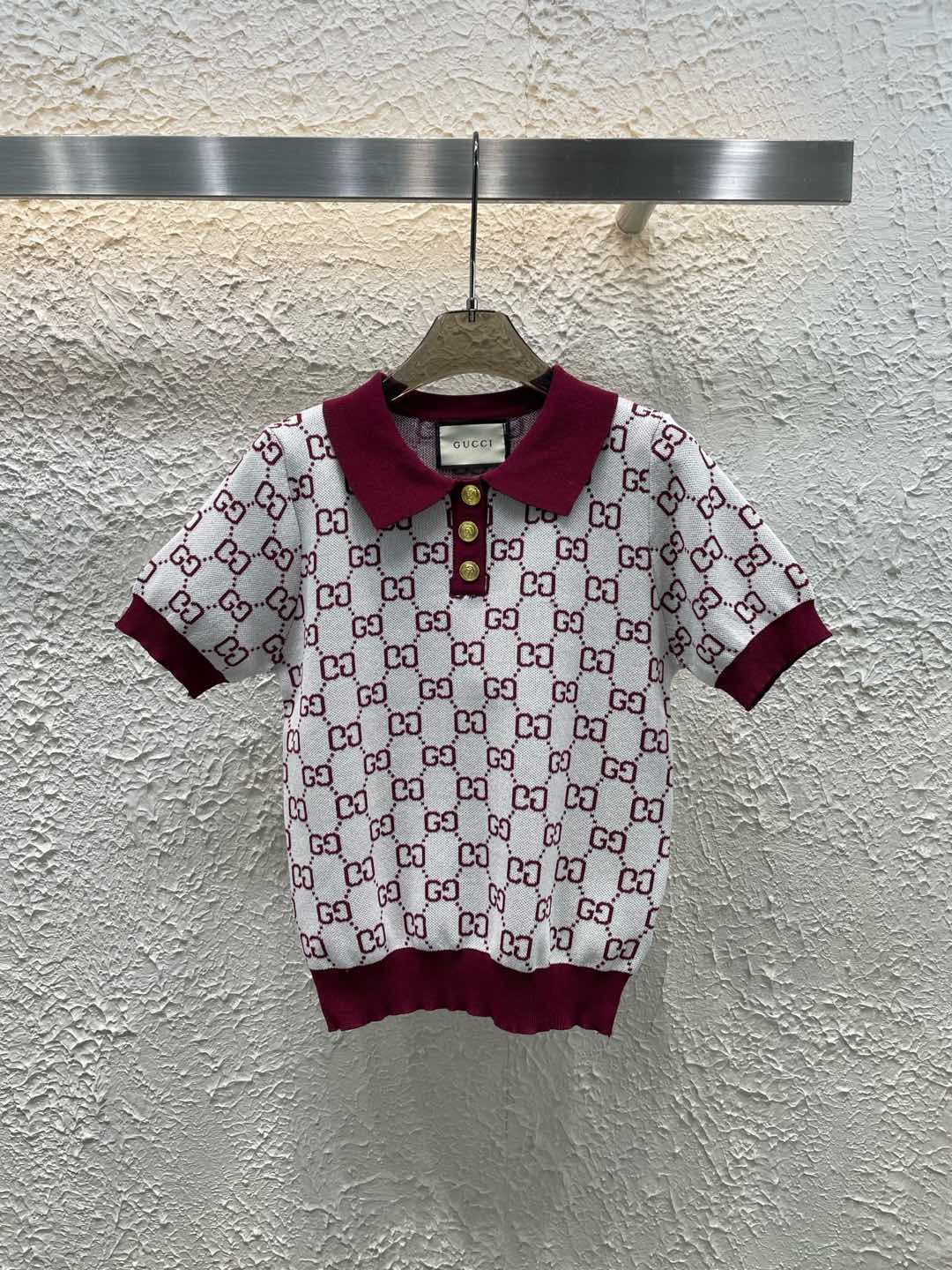 絶対欲しい！2025 グッチ 新作 半袖Tシャツ 偽物 2色