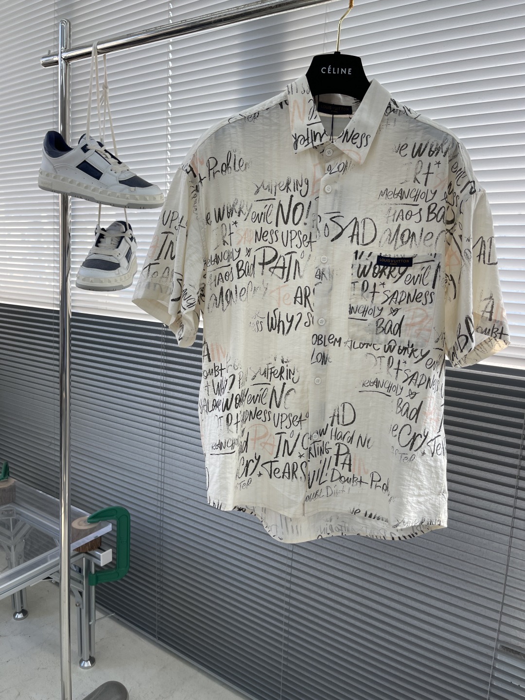 即発送！2025 ルイヴィトン 新作 半袖Tシャツ 偽物