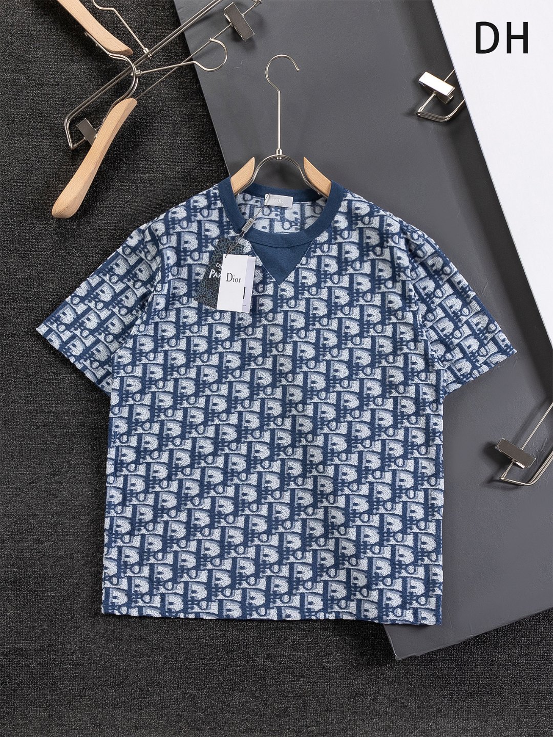 入手困難品！2025 ディオール 新作 半袖Tシャツ コピー