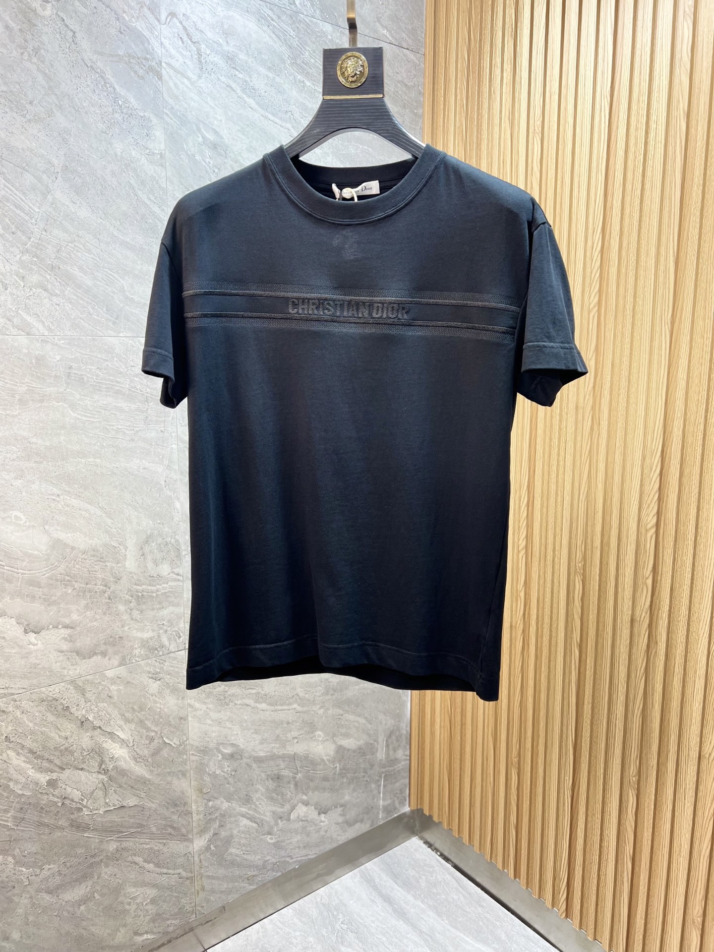 入手困難！2025 ディオール 新作 半袖Tシャツ 偽物