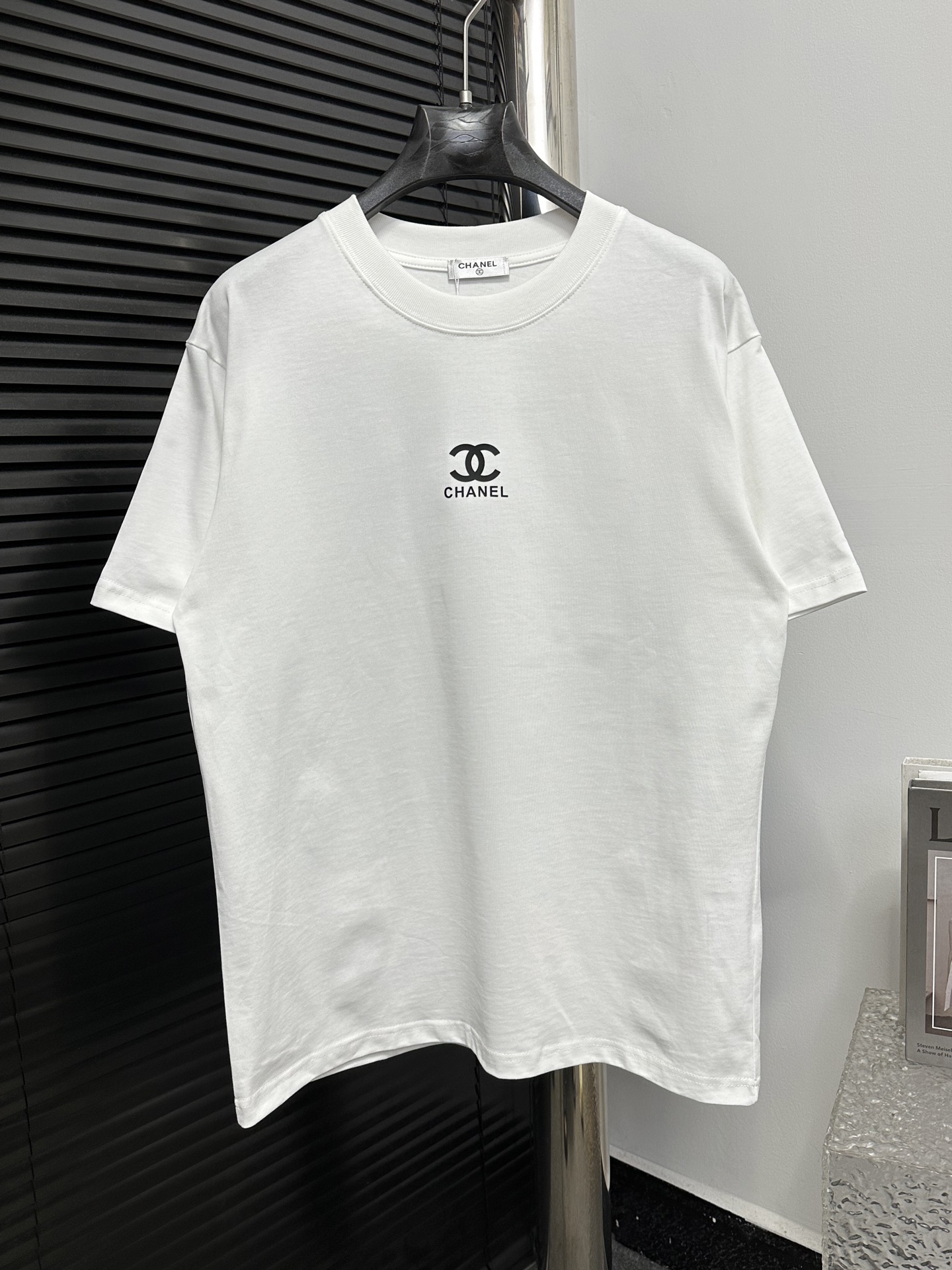 完売必至 2025 シャネル 新作 半袖Tシャツ スーパーコピー