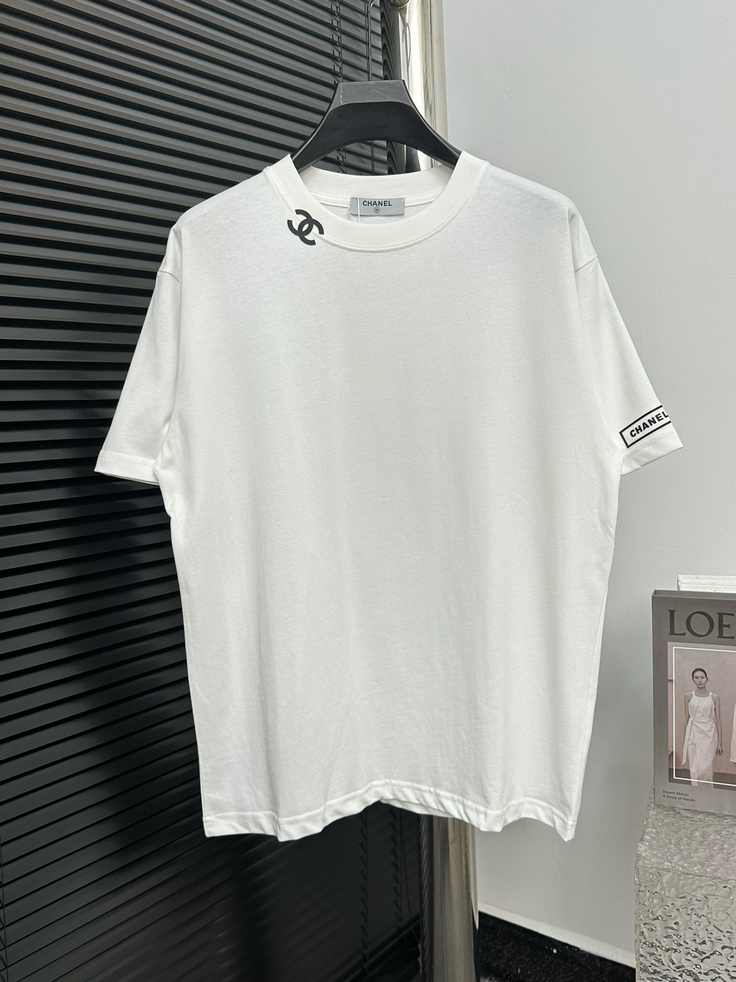 お洒落 2025 シャネル 新作 半袖Tシャツ コピー