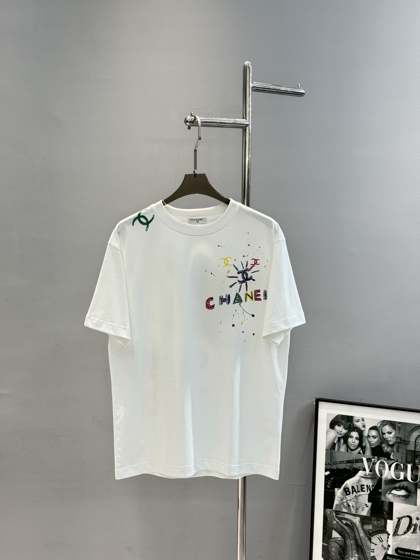 注目アイテム♡ 2025 シャネル 新作 半袖Tシャツ スーパーコピー 2色