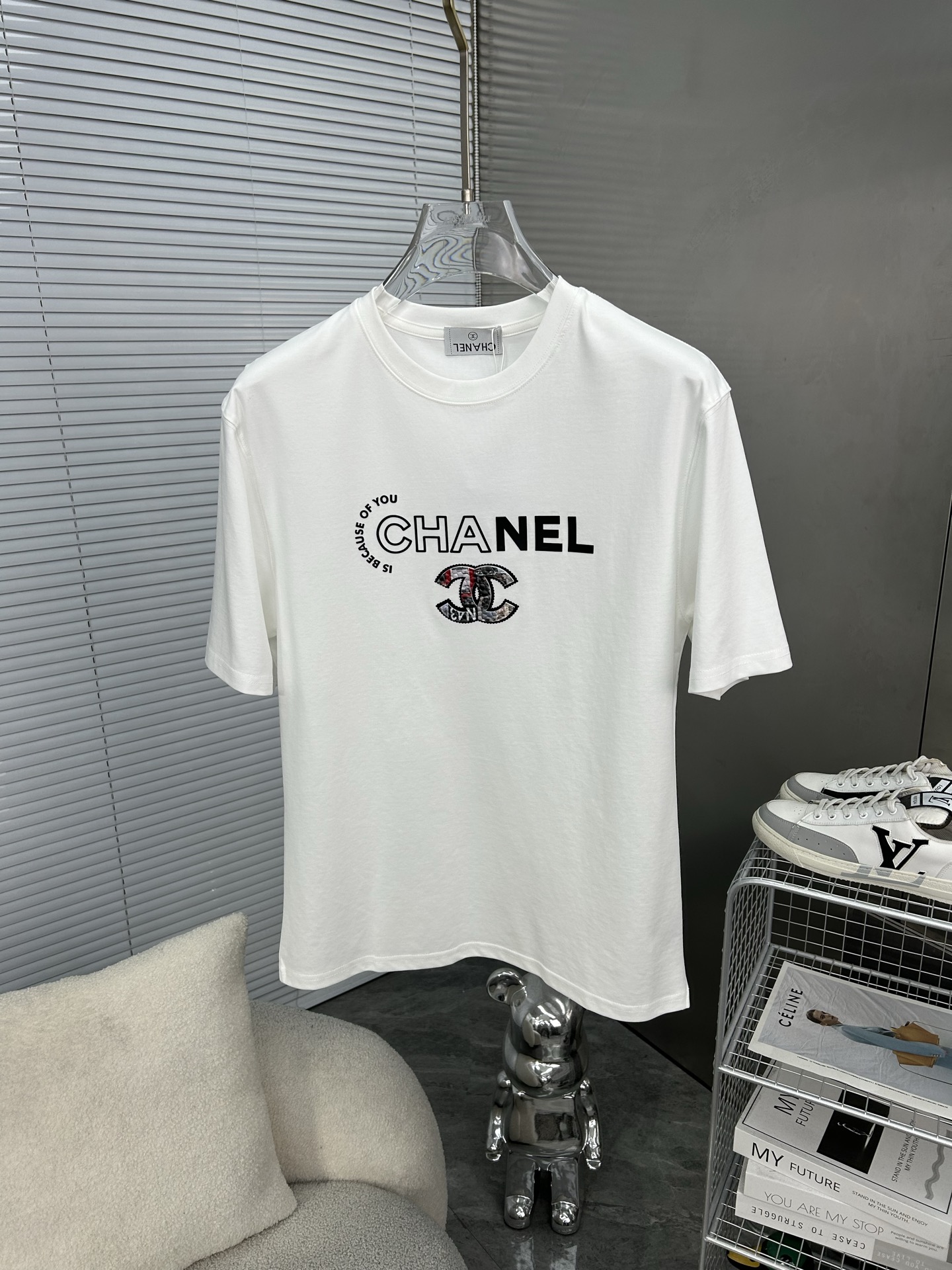 送料込 2025 シャネル 新作 半袖Tシャツ スーパーコピー 2色