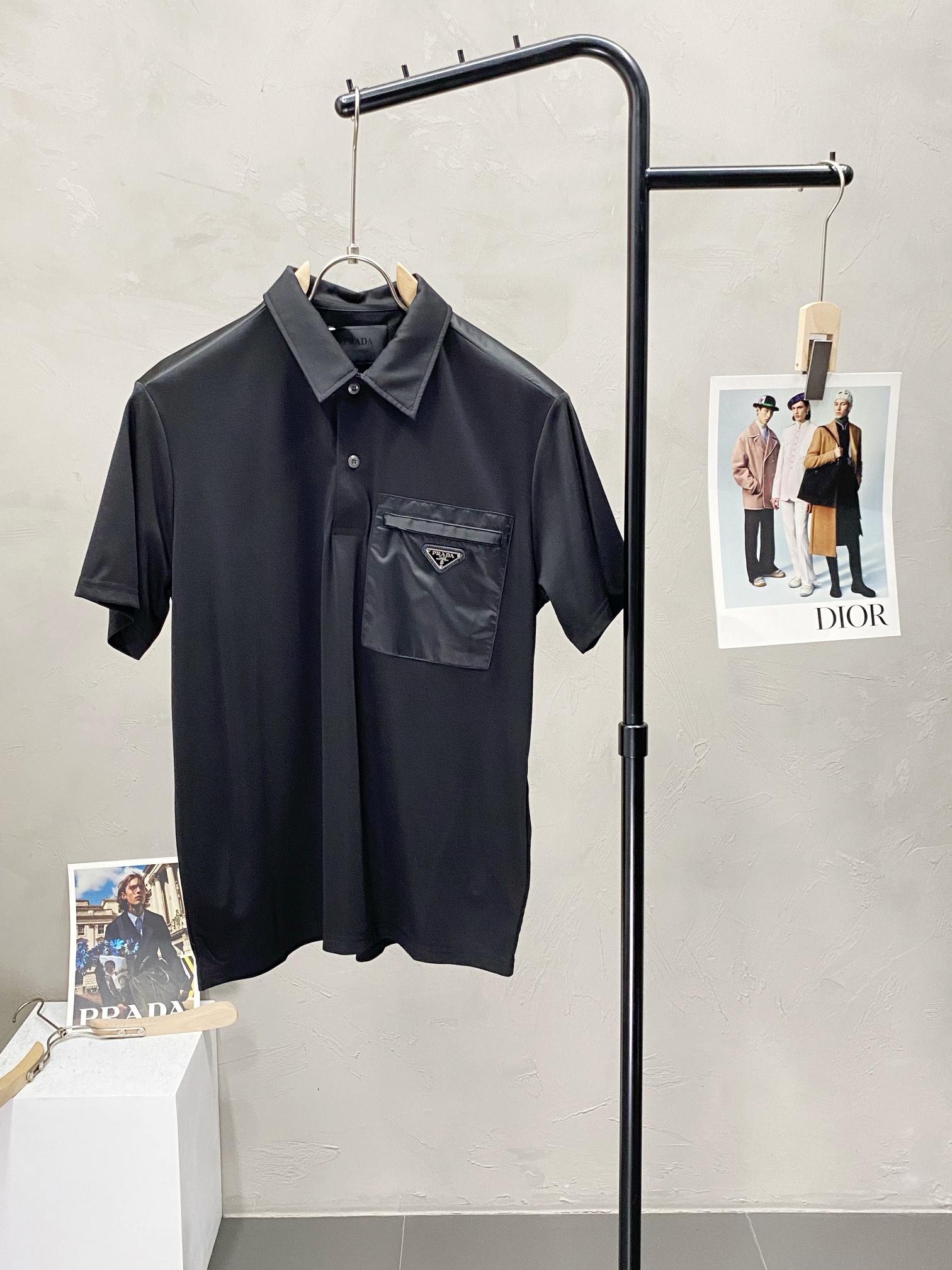 日本未入荷 2025 プラダ 新作 半袖Tシャツ コピー