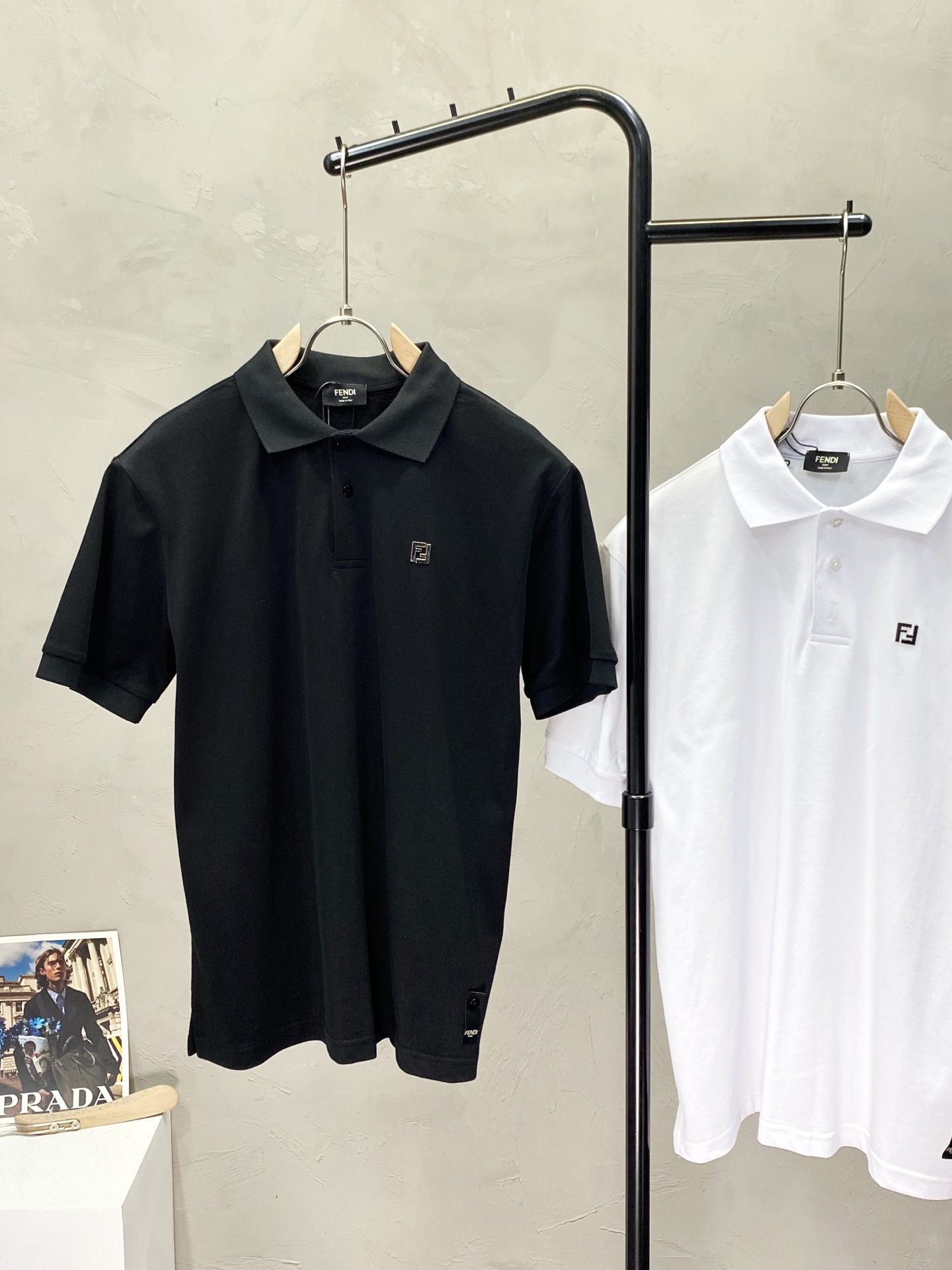 《人気★》2025 フェンディ 新作 半袖Tシャツ コピー 2色