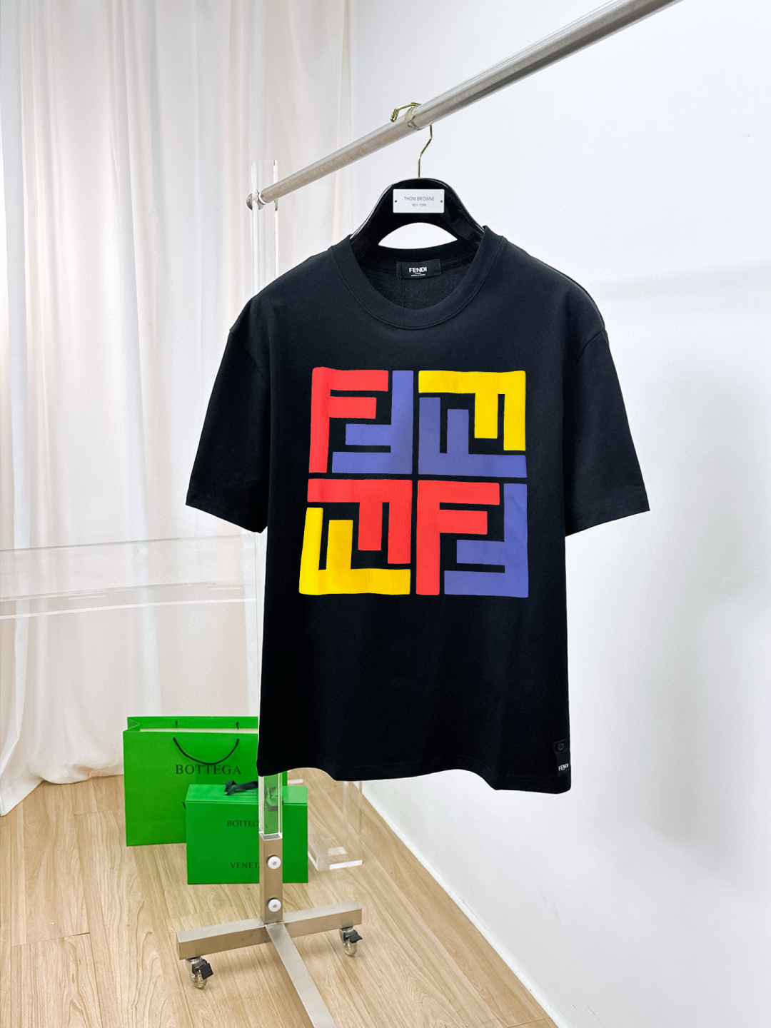 【使い勝手抜群】2025 フェンディ 新作 半袖Tシャツ コピー 2色
