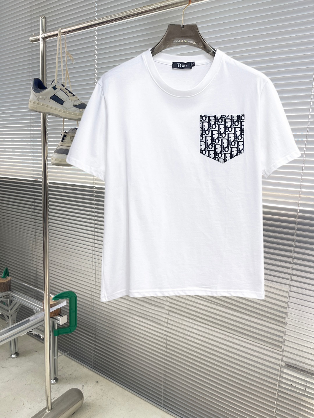 絶対欲しい！2025 ディオール 新作 半袖Tシャツ コピー