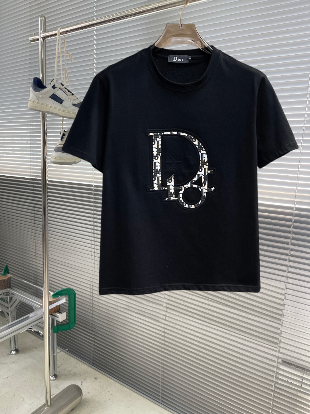 高品質 2025 ディオール 新作 半袖Tシャツ コピー