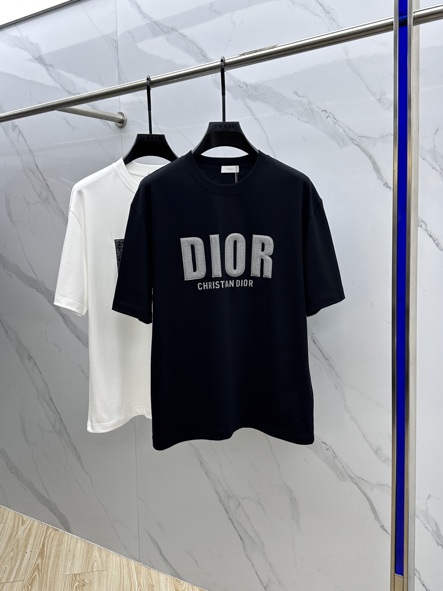 一目惚れ♪ 2025 ディオール 新作 半袖Tシャツ スーパーコピー