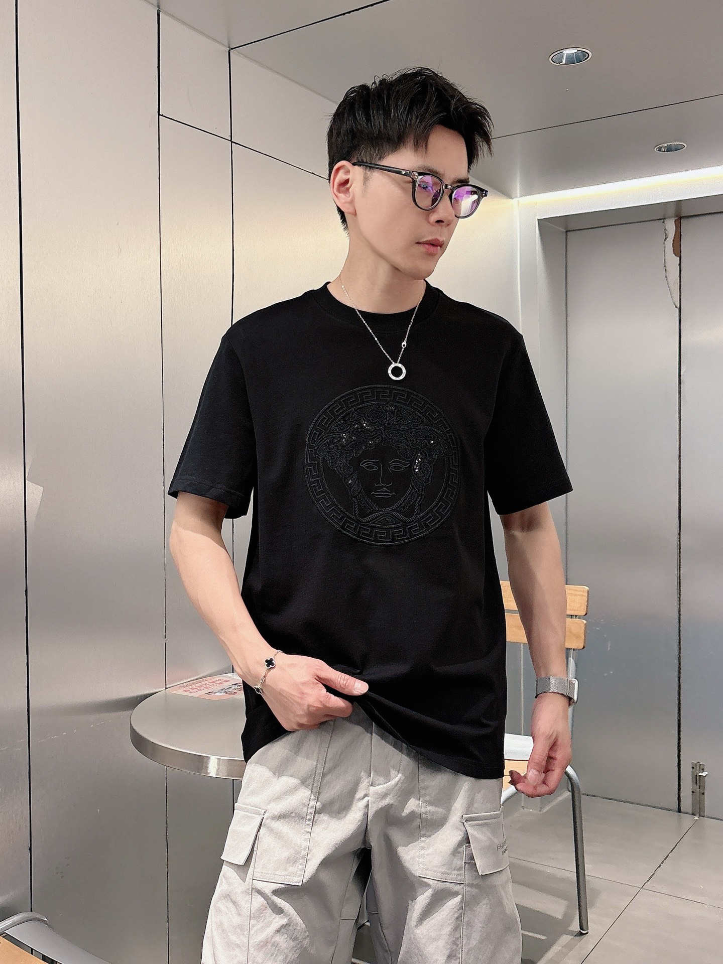 使い勝手良 2025 ヴェルサーチェ 新作 半袖Tシャツ スーパーコピー