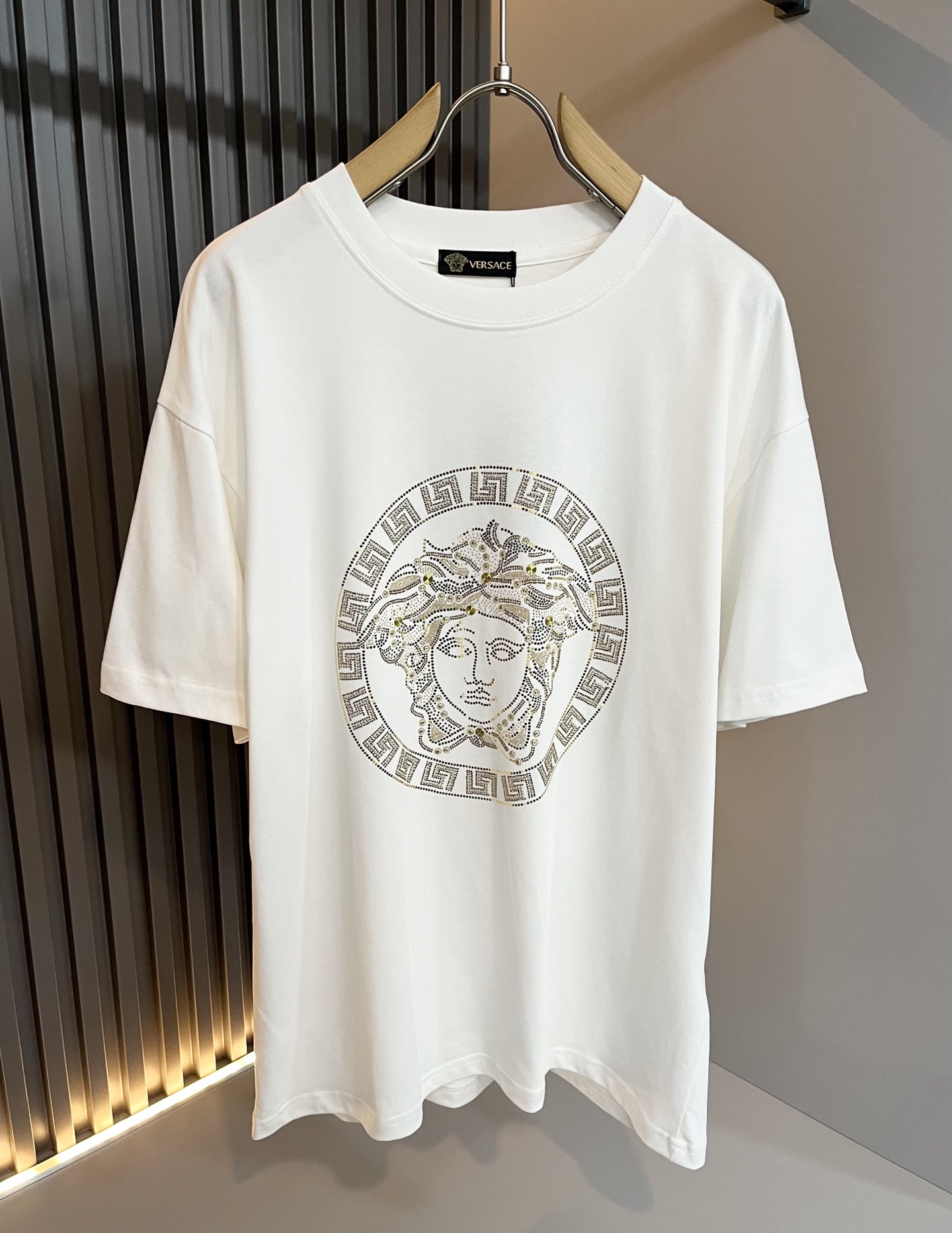 すぐ届く 2025 ヴェルサーチェ 新作 半袖Tシャツ スーパーコピー
