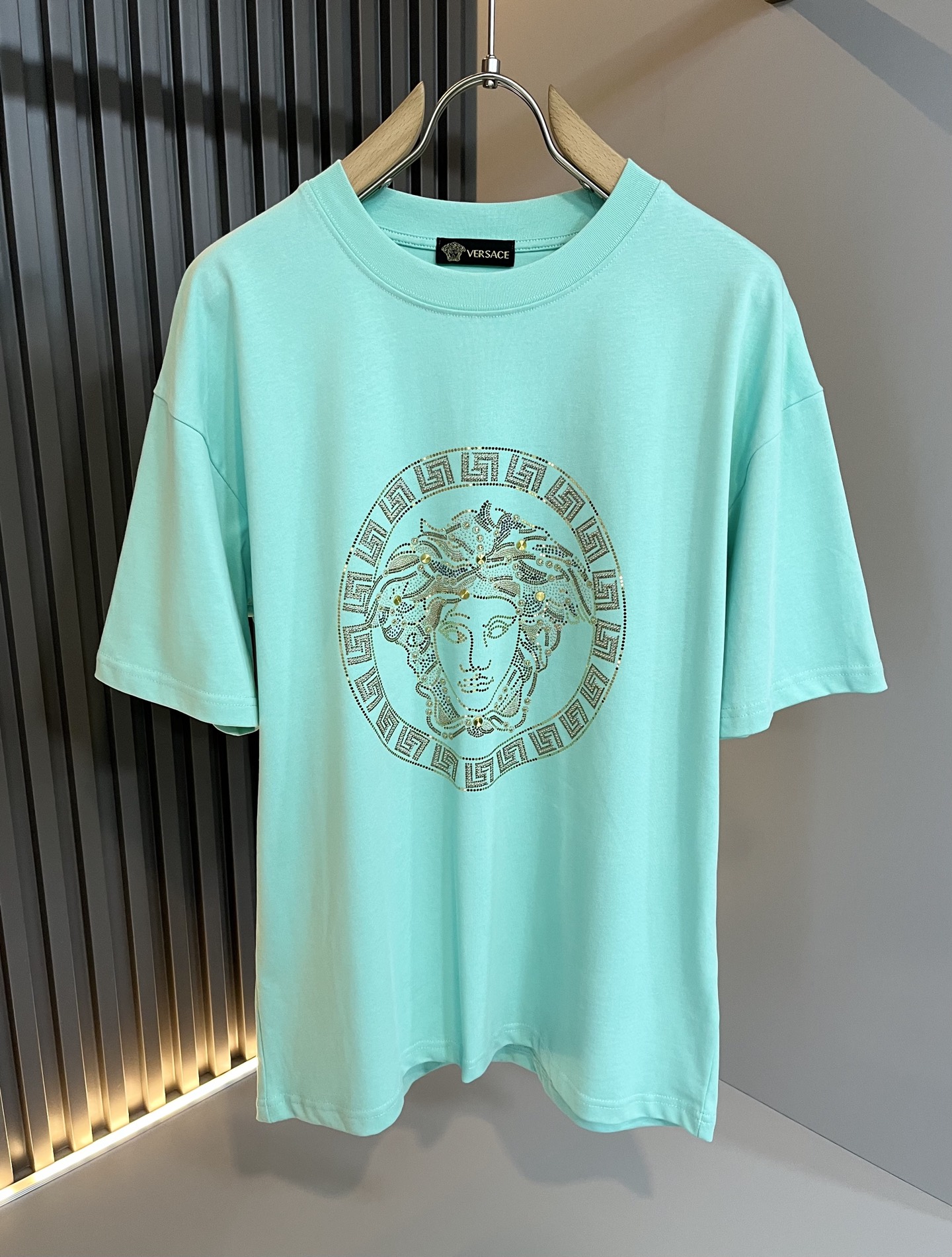 完売必至 2025 ヴェルサーチェ 新作 半袖Tシャツ コピー