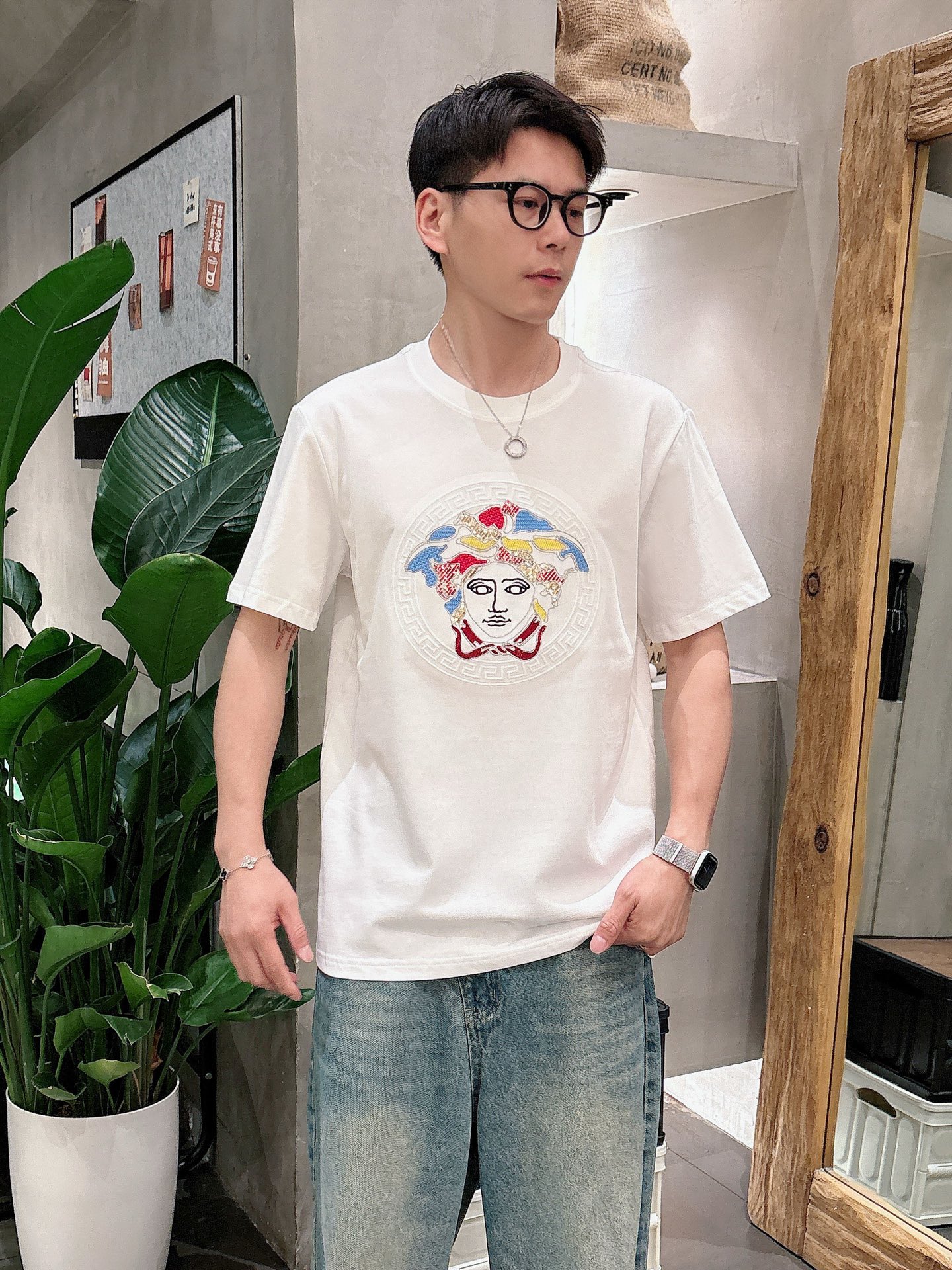 絶対欲しい！2025 ヴェルサーチェ 新作 半袖Tシャツ スーパーコピー