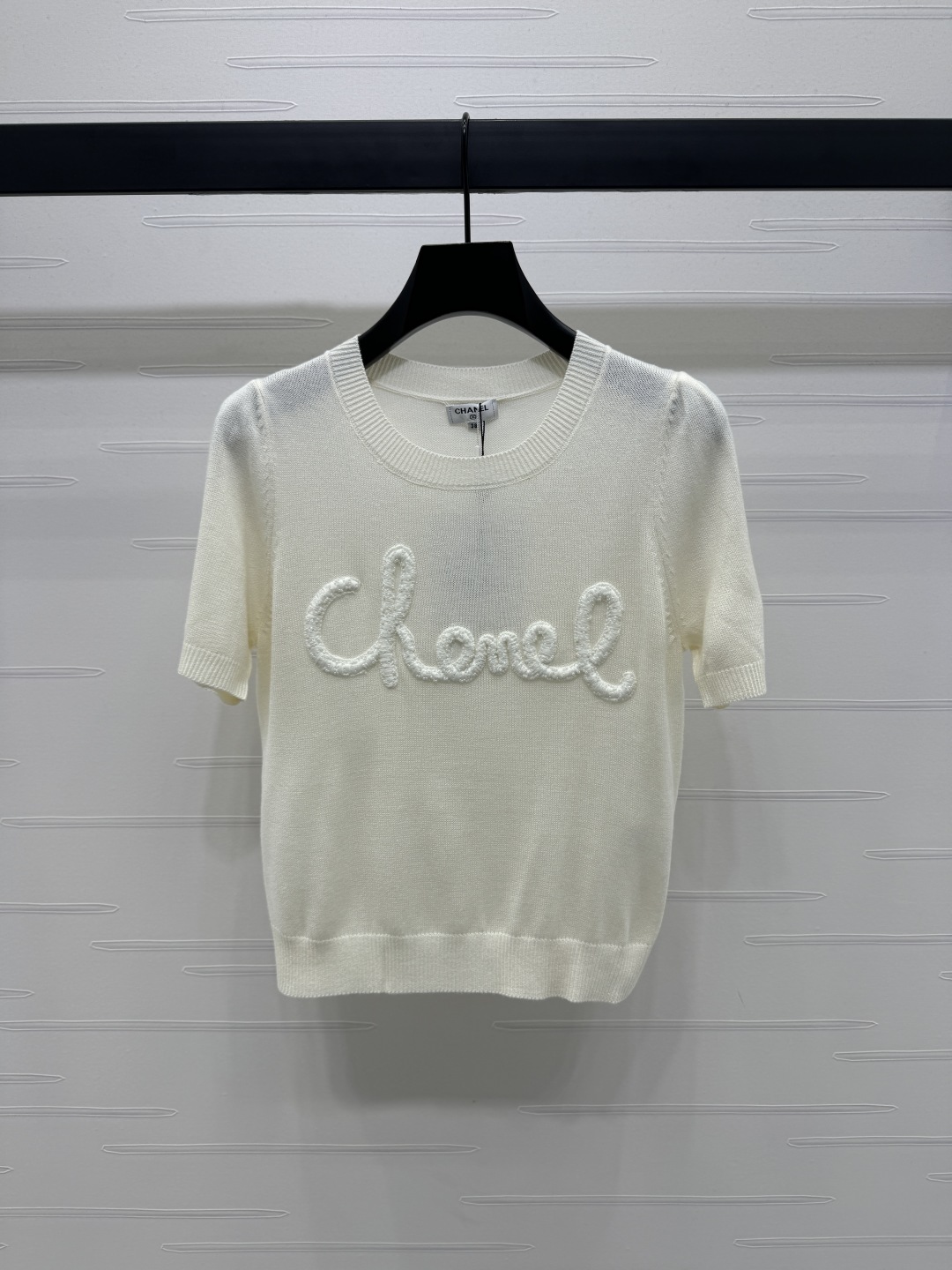 【使い勝手抜群】2025 シャネル 新作 半袖Tシャツ 偽物