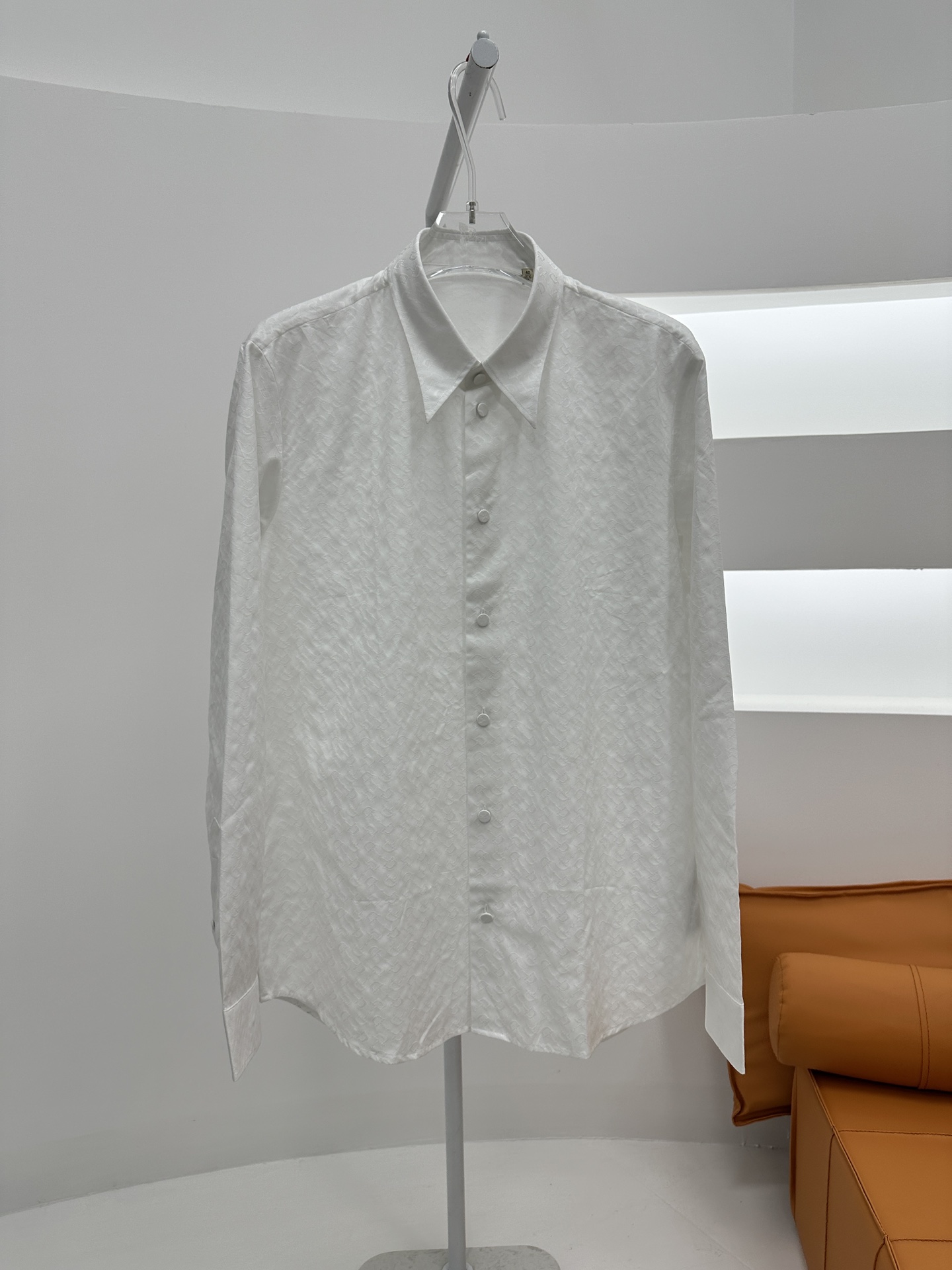 日本未入荷 2025 グッチ 新作 シャツ コピー