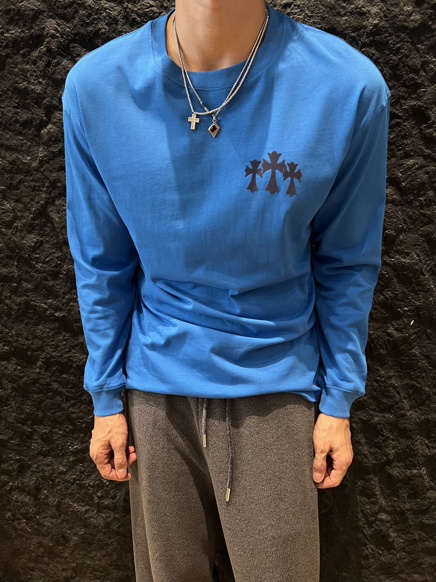 激安価格！2025 クロムハーツ 新作 長袖Tシャツ スーパーコピー