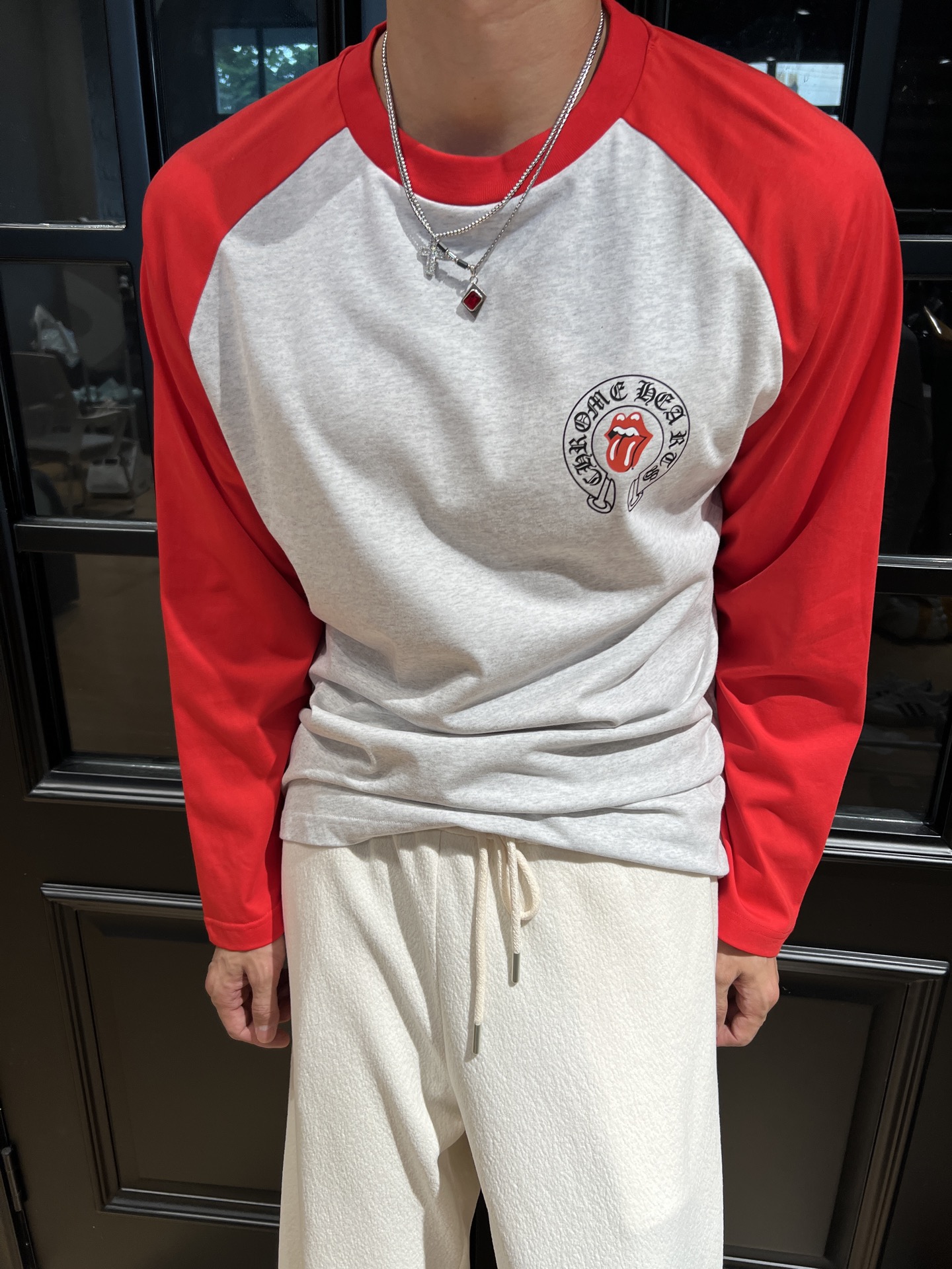 人気急上昇 2025 クロムハーツ 新作 長袖Tシャツ 偽物