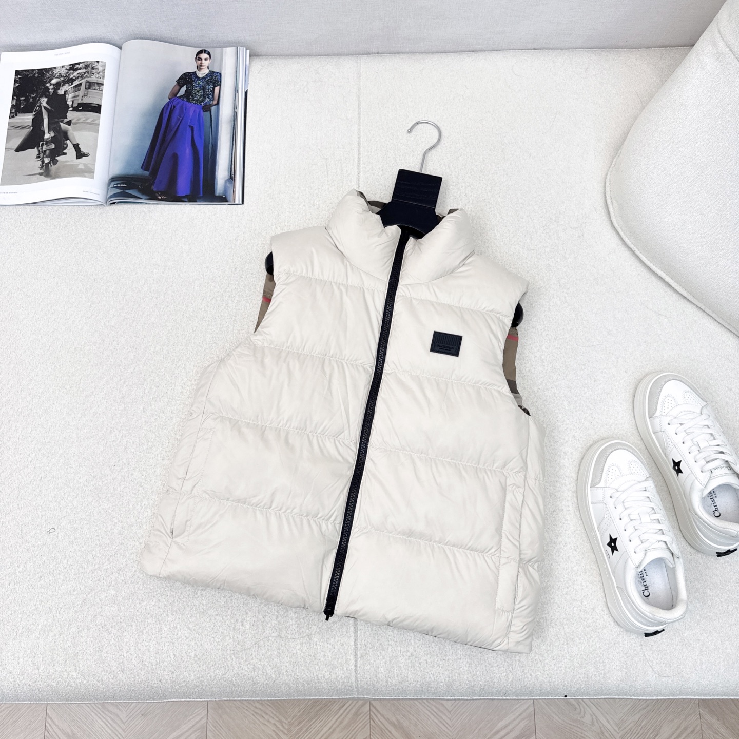 超希少！2025 バーバリー 新作 ダウンベスト 偽物