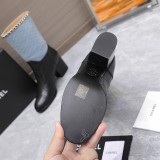 目を惹くカラー 2025 シャネル 新作 ブーツ コピー