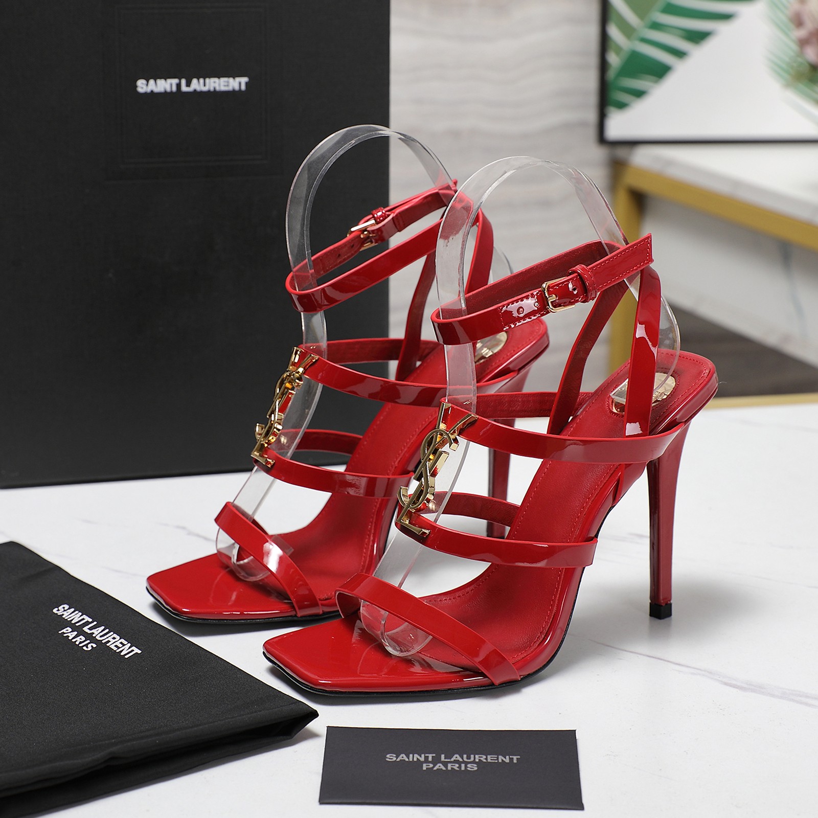 一目惚れ♪ 2026 サンローラン 新作 ハイヒール 偽物