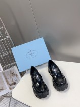 累積売上総額第１位！2026 プラダ 新作 パンプス 偽物