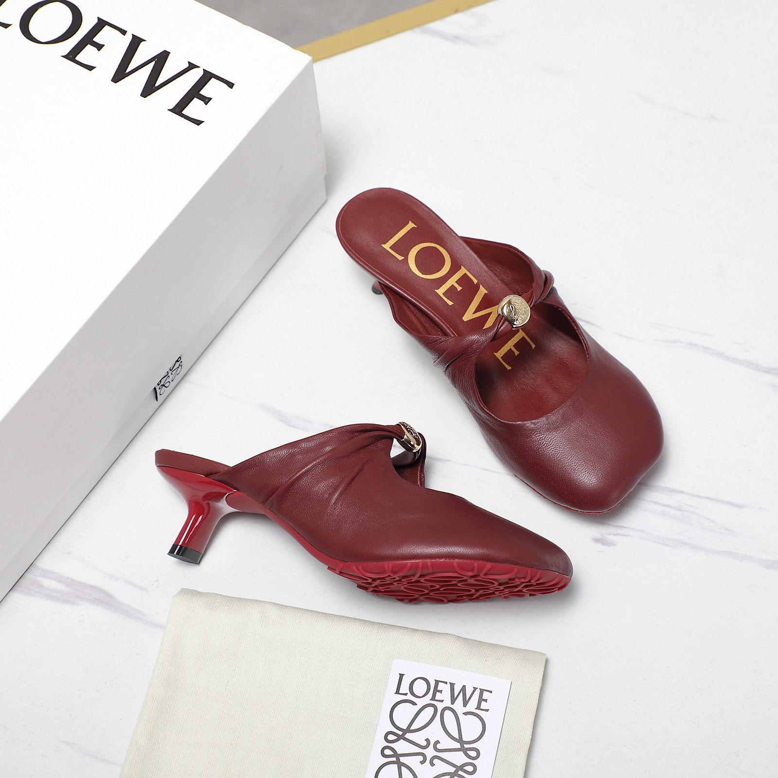 最安値挑戦 2026 ロエベ 新作 ハイヒール 偽物